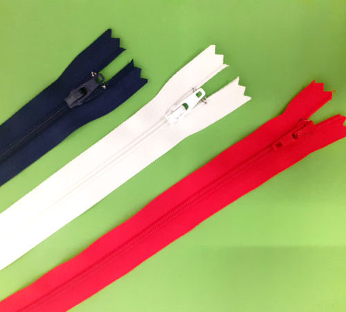 Niet deelbare, kunststof ritsen