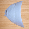 Vilten schoudervullingen voor jasjes, wit, met schuimkern &mdash; White felt shoulder pads for jackets with foam core