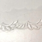 Tulekant in wit - 4cm breed met geborduurde rand van 2cm - haspel met ong. 4m