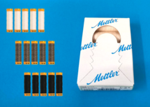 Wit, grijs of zwart - 5 klosjes seralon dikte 30 doorstikgaren in doosje