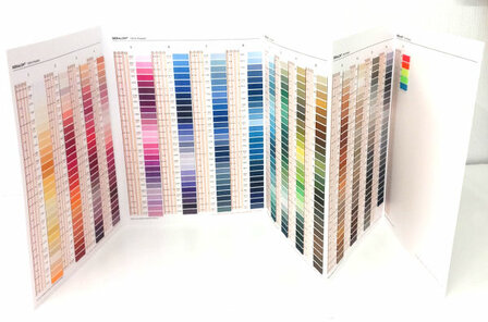 Kleurkaart/ Stalenkaart van Seralon universeel naaigaren van Amann Group Mettler