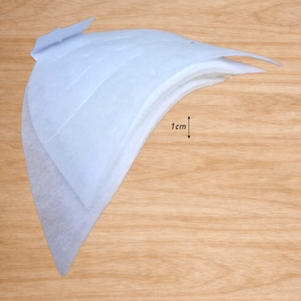 Schoudervullingen van vilt met schuimkern, hoogte 1 cm - Felt shoulder pads with foam core, 1 cm height