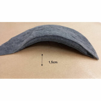 Schoudervulling vilt antraciet 1,5 cm hoog voor jasjes &mdash; Felt shoulder pad anthracite 1.5 cm high for jackets