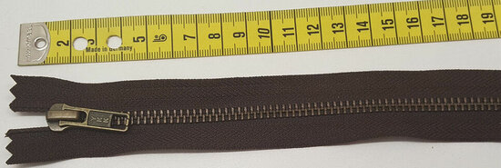 Broek/rokrits 20cm lang, grof, niet deelbaar metaal DONKERBRUIN oud messing maat 5 YKK (kleurnummer YKK: 868 Amann Seralon 428)