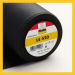 LE420 leer vlieseline zwart 90 cm breed