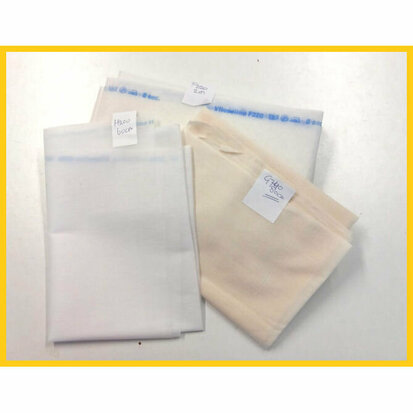 Reststuk 60x102cm - 2-zijdig geruwde viscose bruidslaminaat offwhite fin2 OF 102 cm breed