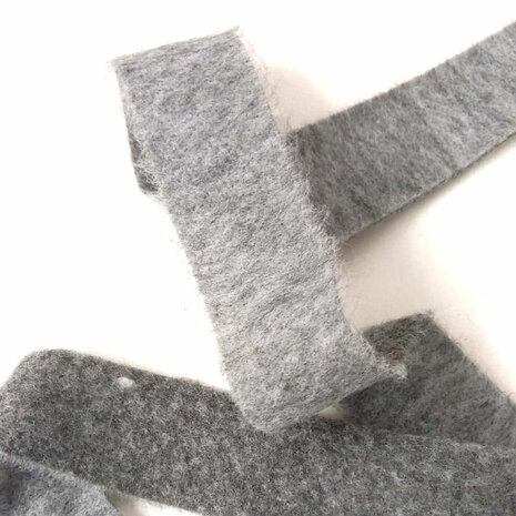 Sleeve head filling tape - thick -  grey - per metre - use it in combination with shoulderpads