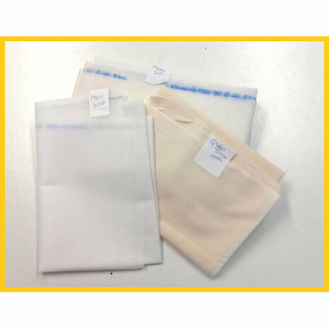 Reststuk 60x102cm - 2-zijdig geruwde viscose bruidslaminaat offwhite fin2 OF 102 cm breed