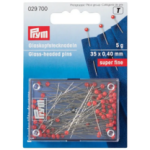 Glaskopspelden rood extra fijn prym 0,4x35mm (strijkvast) doosje 5 gram Glaskopspelden rood extra fijn prym 0,4x35mm (strijkvast) doosje 5 gram